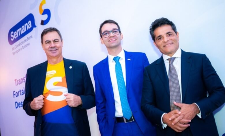 Mais de 300 empresários e autoridades se reúnem para celebrar Semana S do Comércio Mais de 300 empresários e autoridades se reúnem para celebrar Semana S do Comércio
