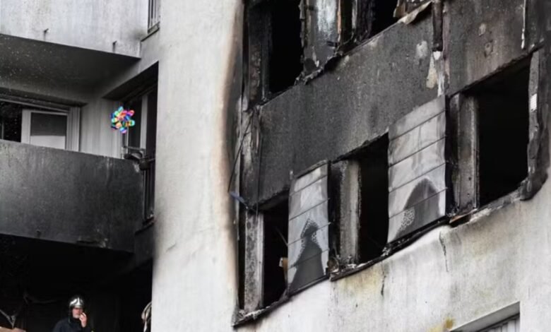 Incêndio em prédio Francês deixa 4 mortos, entre eles um bebê Incêndio em prédio Francês deixa 4 mortos, entre eles um bebê