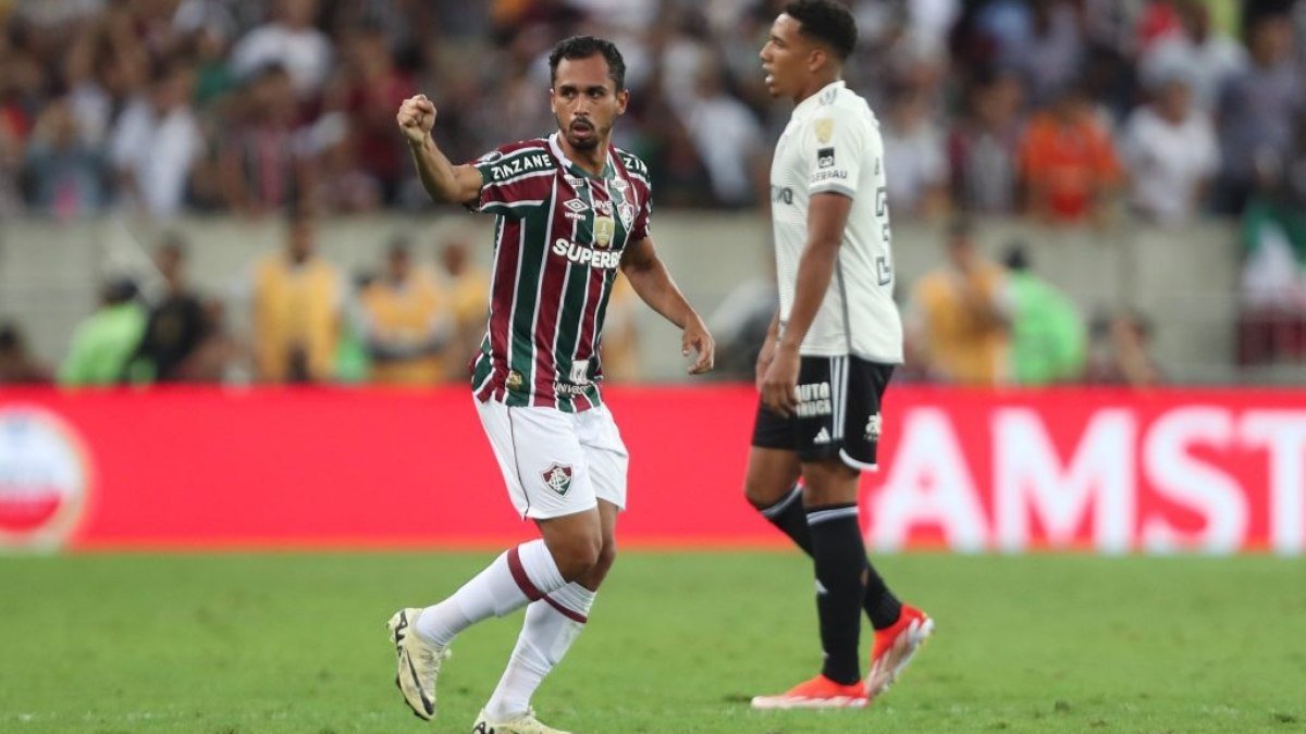 Com gol no fim, Fluminense bate Atlético-MG nas quartas da Libertadores