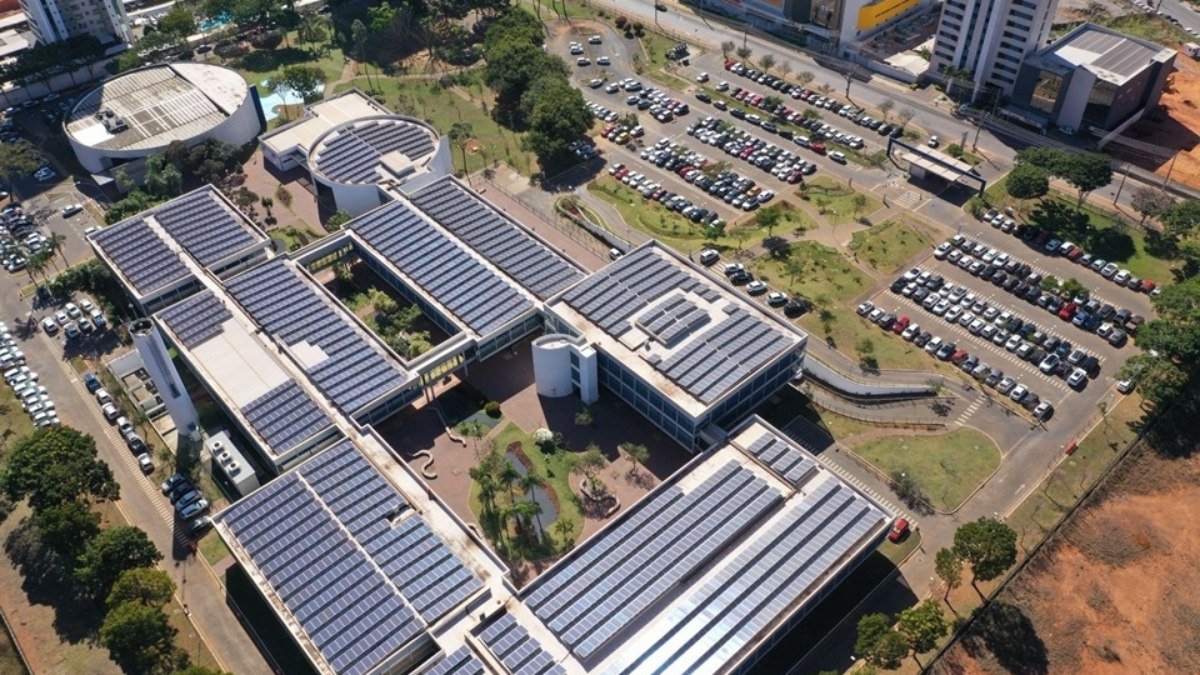 Projeto de lei que preserva a Caesb como empresa pública é aprovado