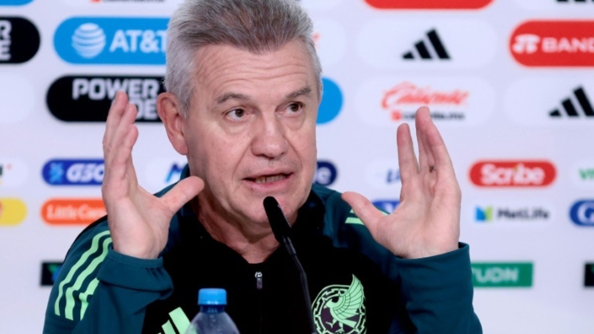 Técnico da seleção mexicana é hospitalizado após desmaio