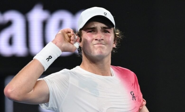João Fonseca bate francês e avança à 3ª fase de Roland Garros