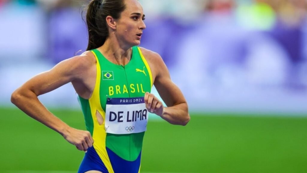 Flávia Maria encara repescagem dos 800m e Balotelli disputa segundo dia do decatlo