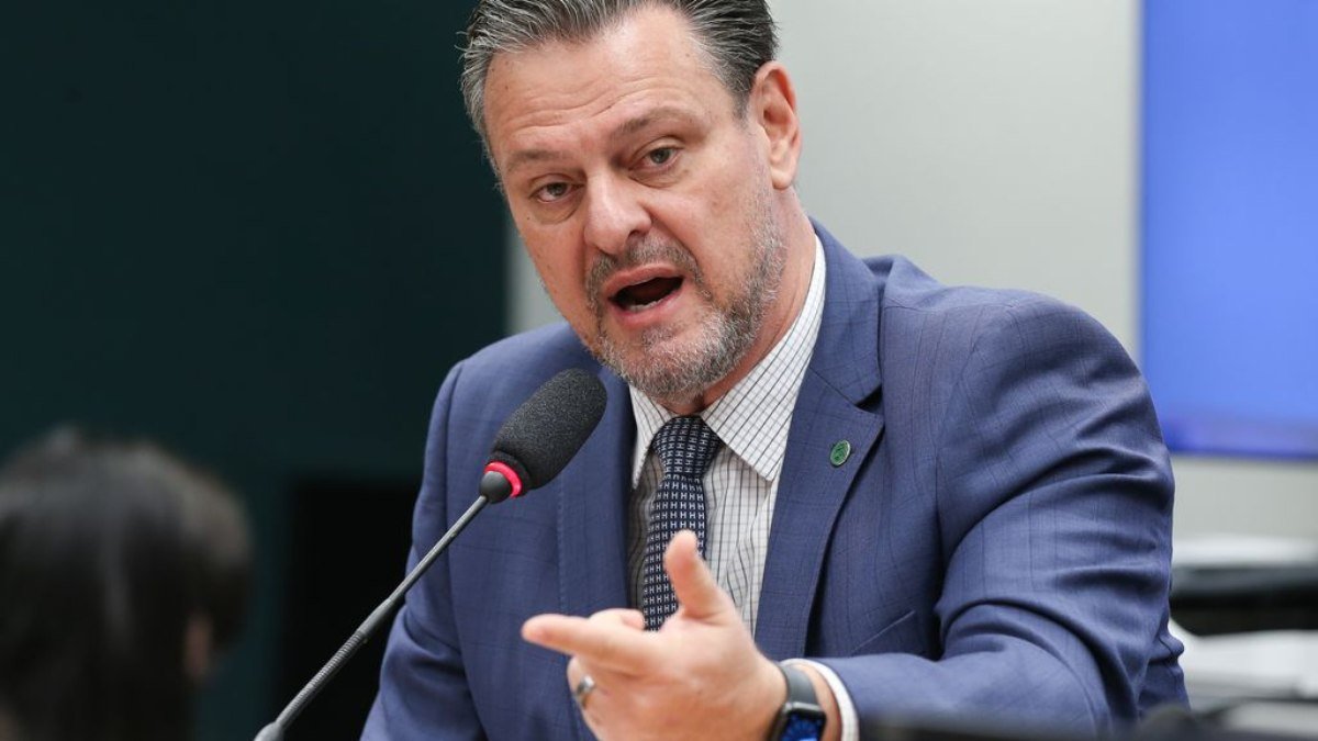 Ministro da Agricultura apoia boicote de produtores de carne contra o Carrefour