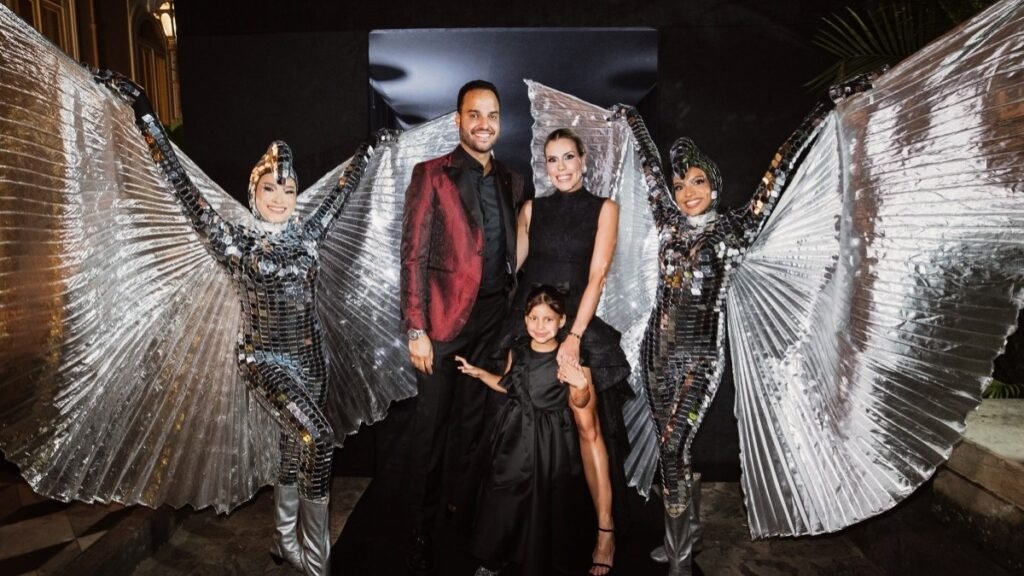 Em clima de Carnaval sofisticado, Diogo Vieira comemora 40 anos em Salvador