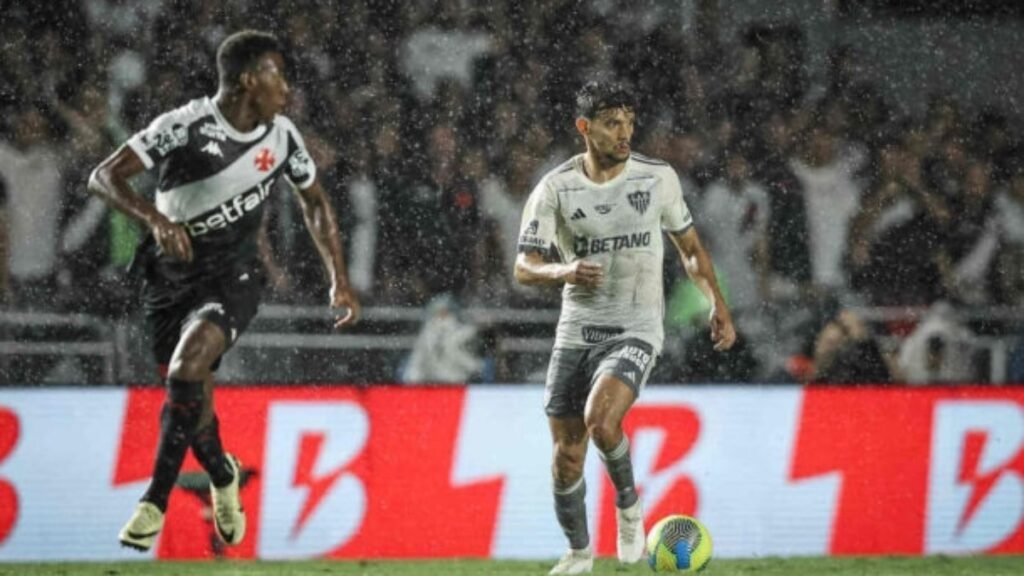 Hulk marca, Galo arranca empate com Vasco e vai à final da Copa do Brasil