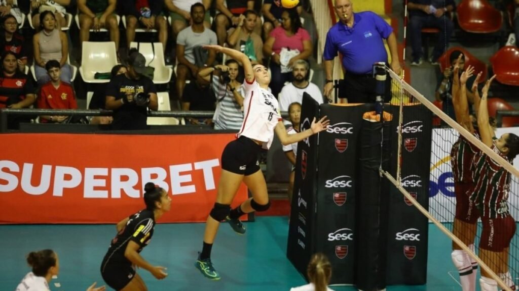 Fluminense vence o Sesc Flamengo de virada pelo Carioca de vôlei