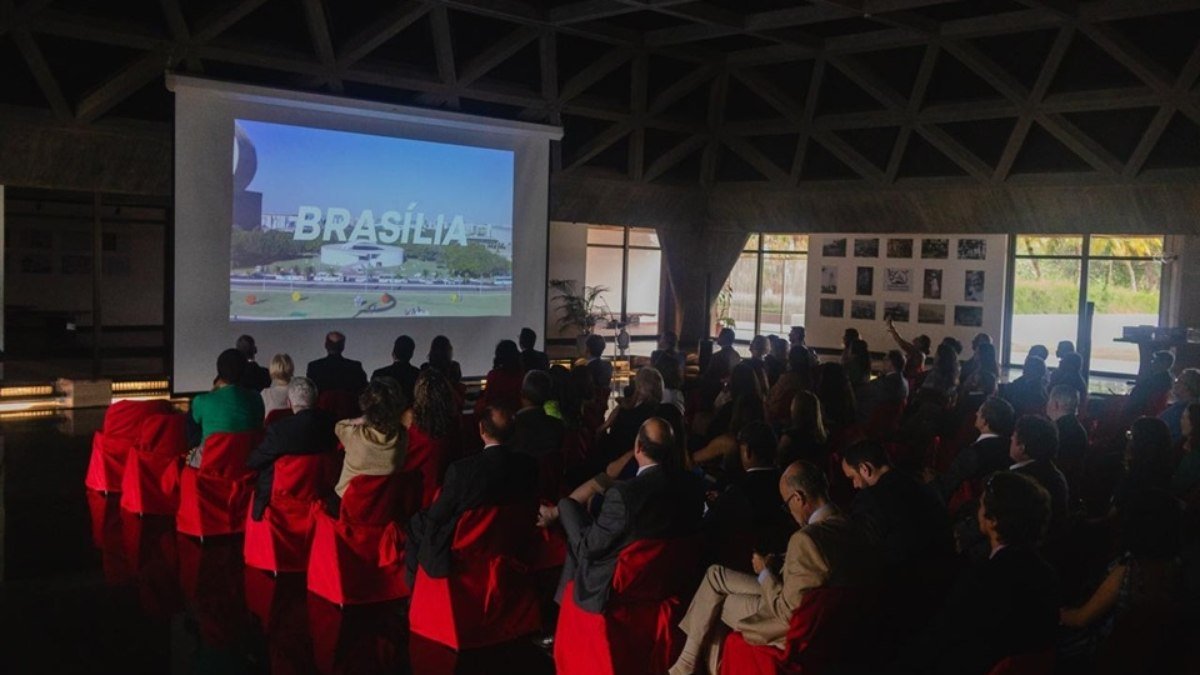 Embaixada da Itália encerra celebrações da imigração italiana com livro e documentário