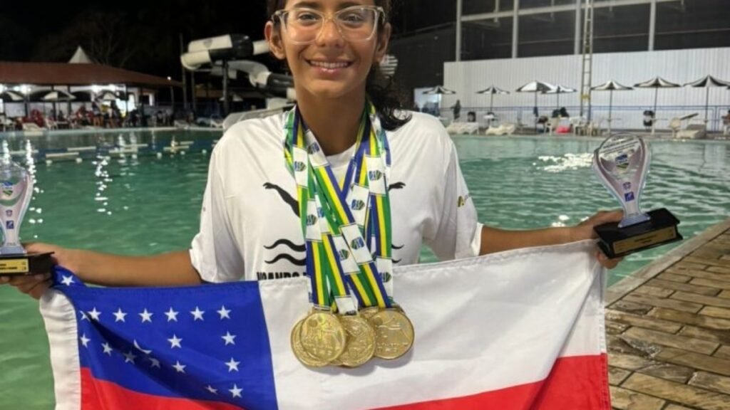 Multicampeã, Adriele Marcela conquista seis ouros no brasileiro de natação em 2024