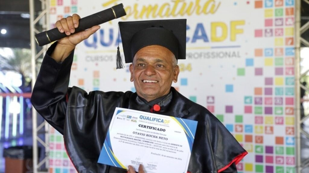 QualificaDF entrega diplomas a mais de 11,5 mil pessoas
