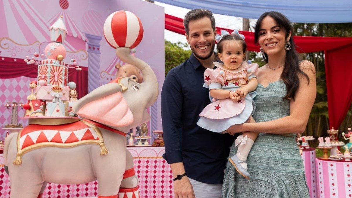 Circo da Maya! Vanessa Meireles e Adriano Mesquita celebram a pequena