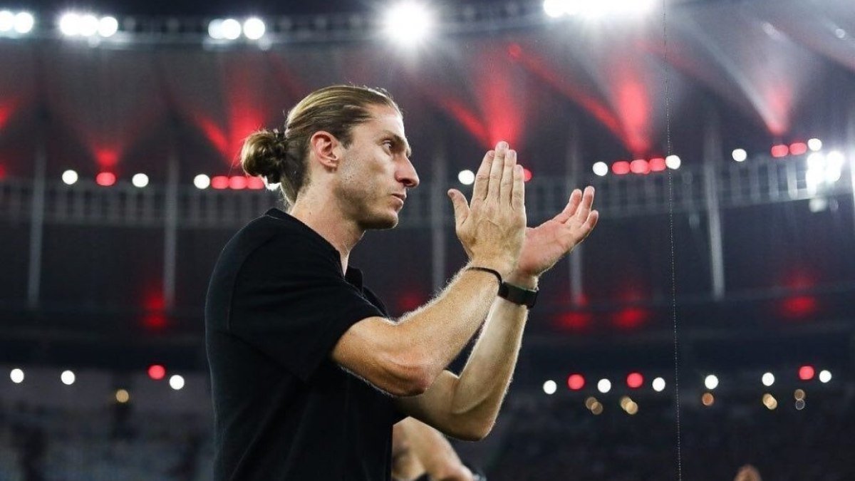 Filipe Luís critica atuação do Flamengo, mesmo com a vitória