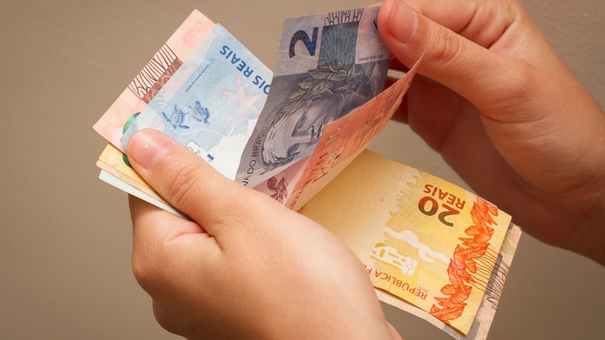 Governo diz que projeto que autoriza uso de dinheiro esquecido em banco não é ‘confisco’