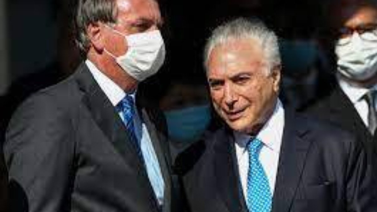 ‘Estou fora da vida política’