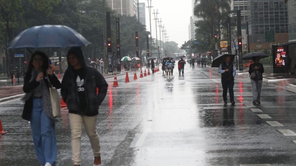 Como proteger os aparelhos eletrônicos durante uma tempestade?