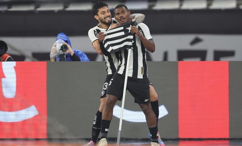 Goleada do Botafogo mostra porque vida de técnicos no Brasil é uma montanha-russa Goleada do Botafogo mostra porque vida de técnicos no Brasil é uma montanha-russa