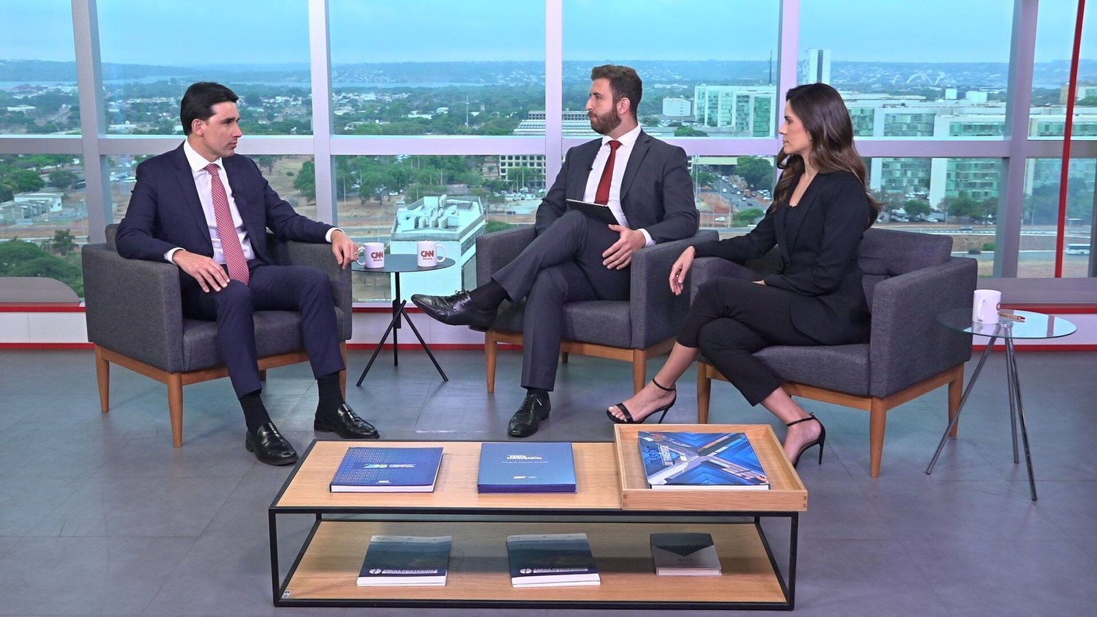 Leilão de superterminal em Santos “vai acontecer“ em 2025, diz Silvio Costa Filho à CNN