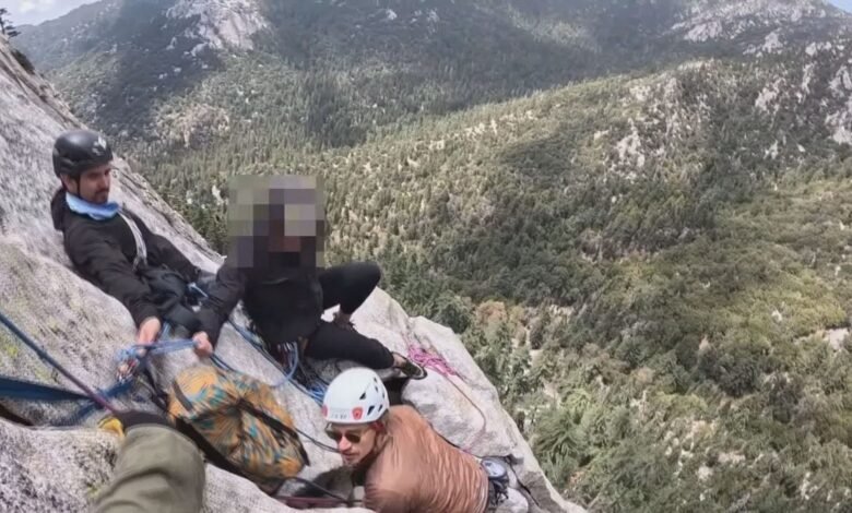 Alpinista é resgatado de helicóptero após cair em penhasco nos EUA; veja Alpinista é resgatado de helicóptero após cair em penhasco nos EUA; veja