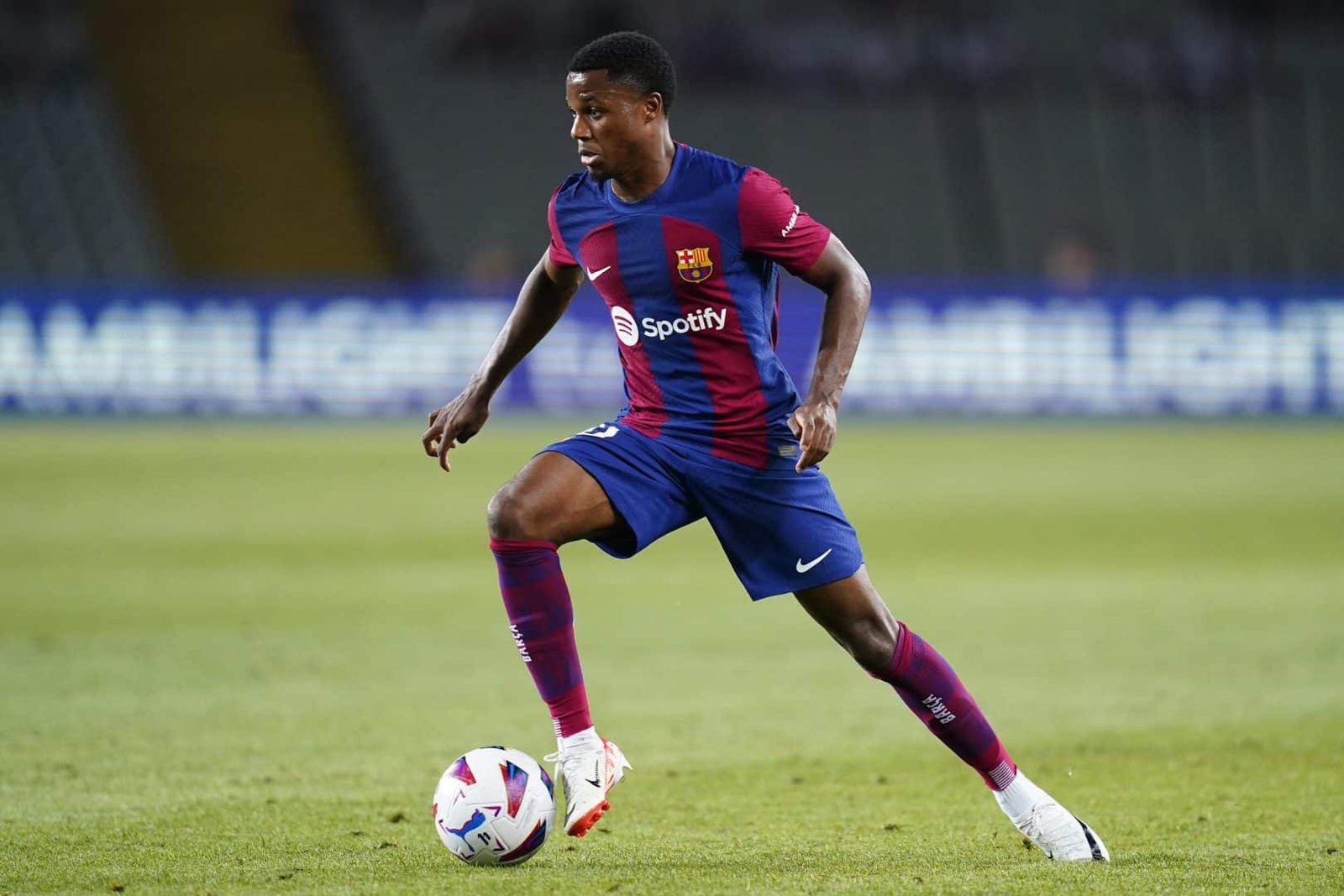 Treinador resgata trio no Barcelona e transforma problema em solução