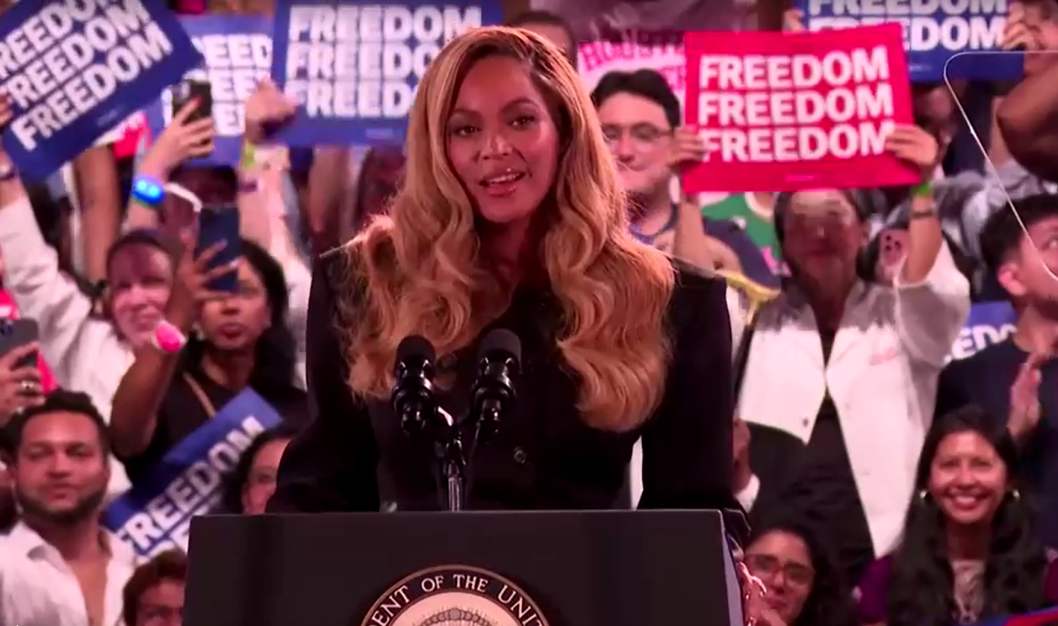Beyoncé participa de comício e apoia Kamala Harris para presidente nos EUA