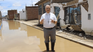 Papa Leão XIV gravou vídeo com pés dentro de água de enchente no Peru
