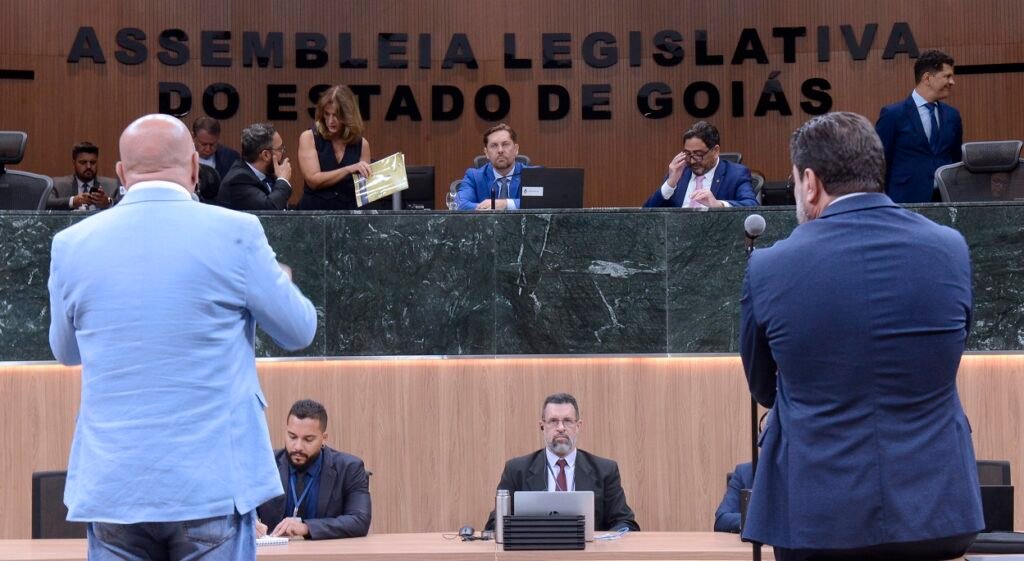 Deputados goianos barram aumento de emendas impositivas