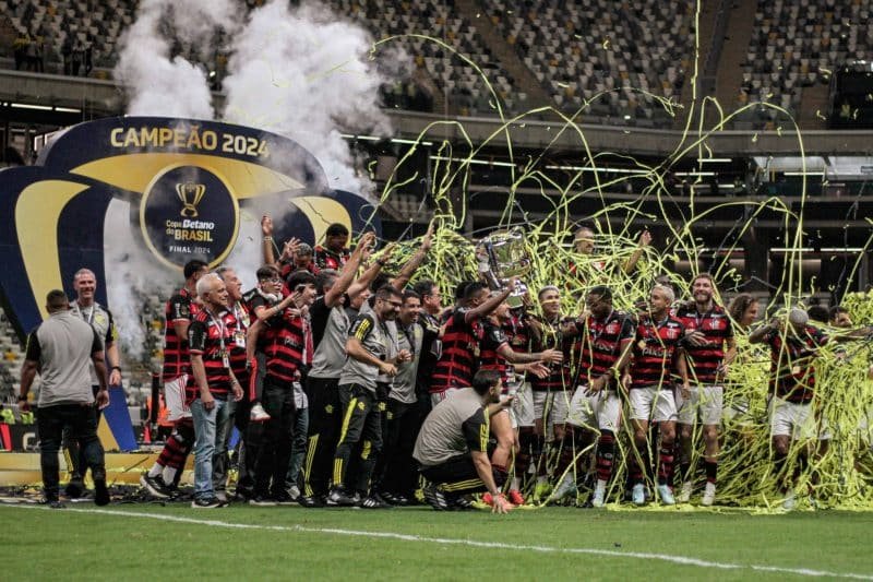 Ídolo argentino critica disparidade entre premiações da Copa do Brasil e da Argentina