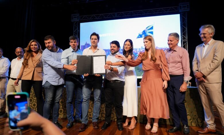 Daniel Vilela e Márcio Corrêa anunciam R$ 41,5 milhões em obras em Anápolis Daniel Vilela e Márcio Corrêa anunciam R$ 41,5 milhões em obras em Anápolis