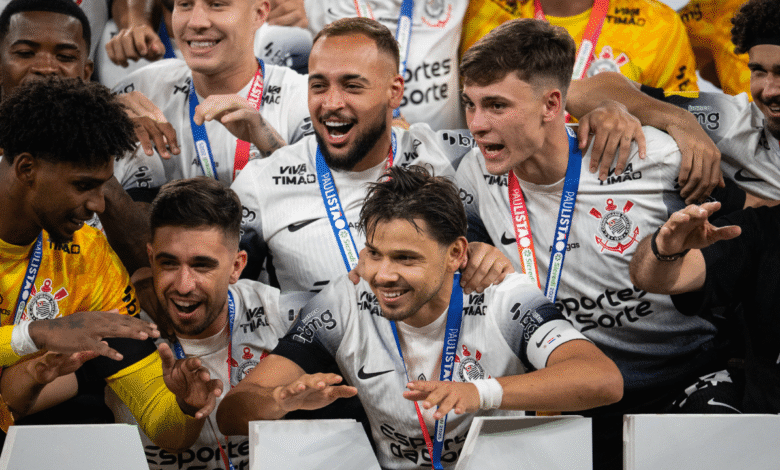 Antecipação ou empréstimo? Como o Corinthians conseguiu quitar os salários de maio Antecipação ou empréstimo? Como o Corinthians conseguiu quitar os salários de maio