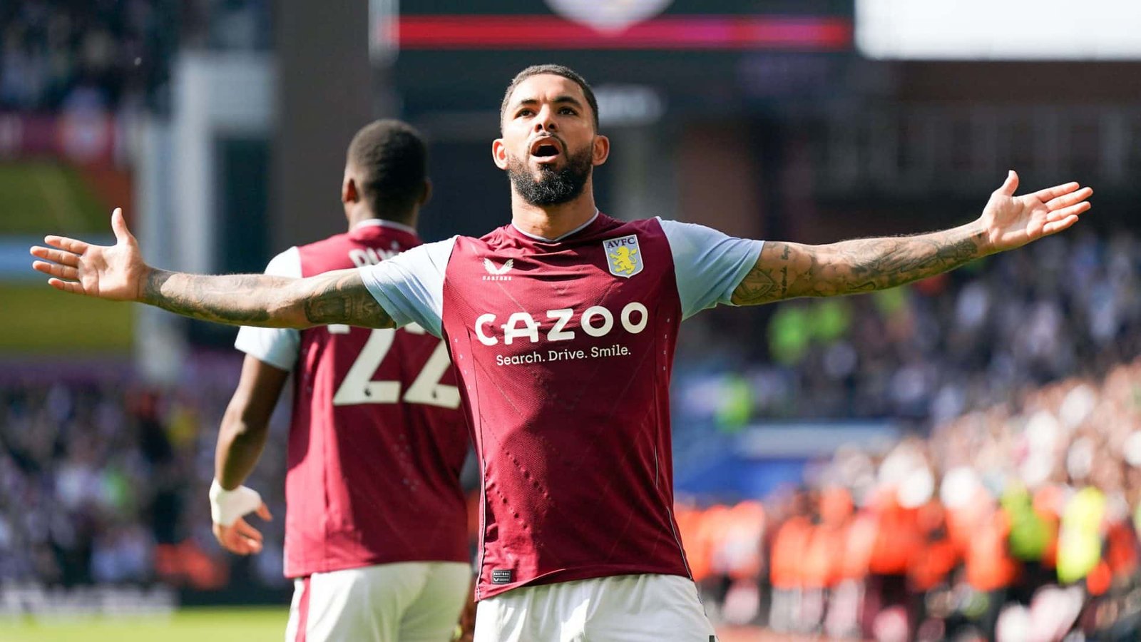 Fora dos planos da Juve, Douglas Luiz cria ‘guerra fria’ entre rivais da Premier League