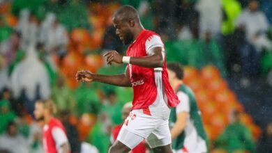 Valencia se lesiona contra Atlético Nacional e preocupa Inter