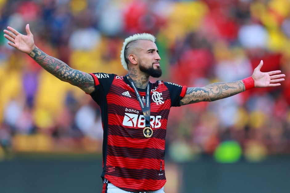 Chileno ex-Flamengo corneta Seleção Brasileira: “Nível baixo“