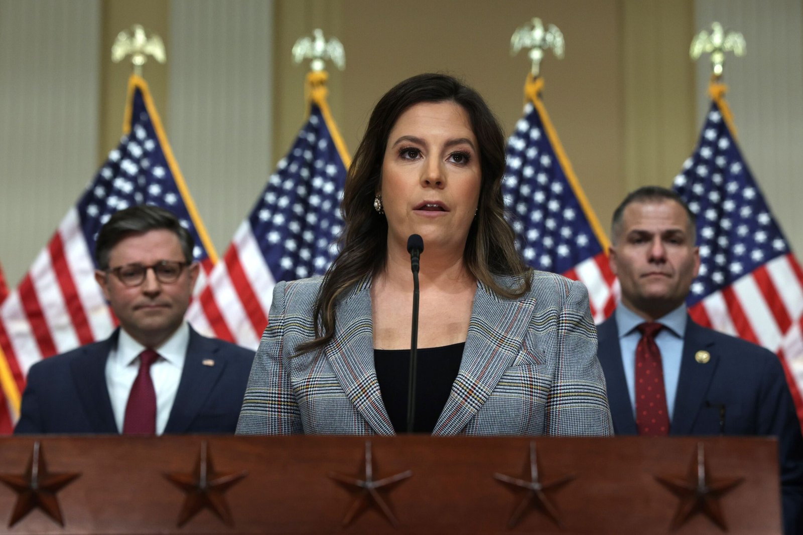 Trump escolhe deputada Elise Stefanik para cargo de embaixadora na ONU