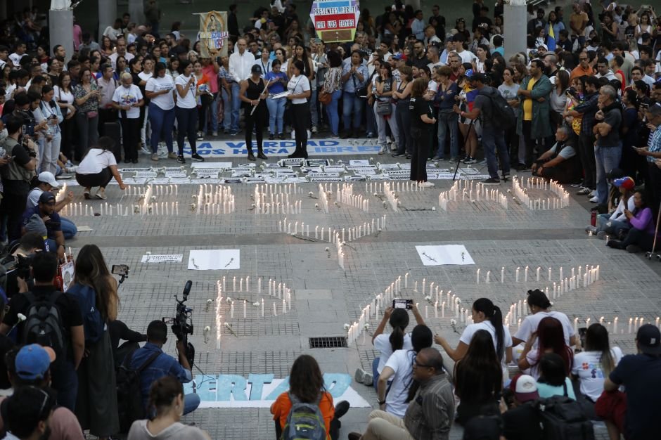 Ao menos 14 pessoas presas em protestos da Venezuela foram soltas, diz Foro Penal
