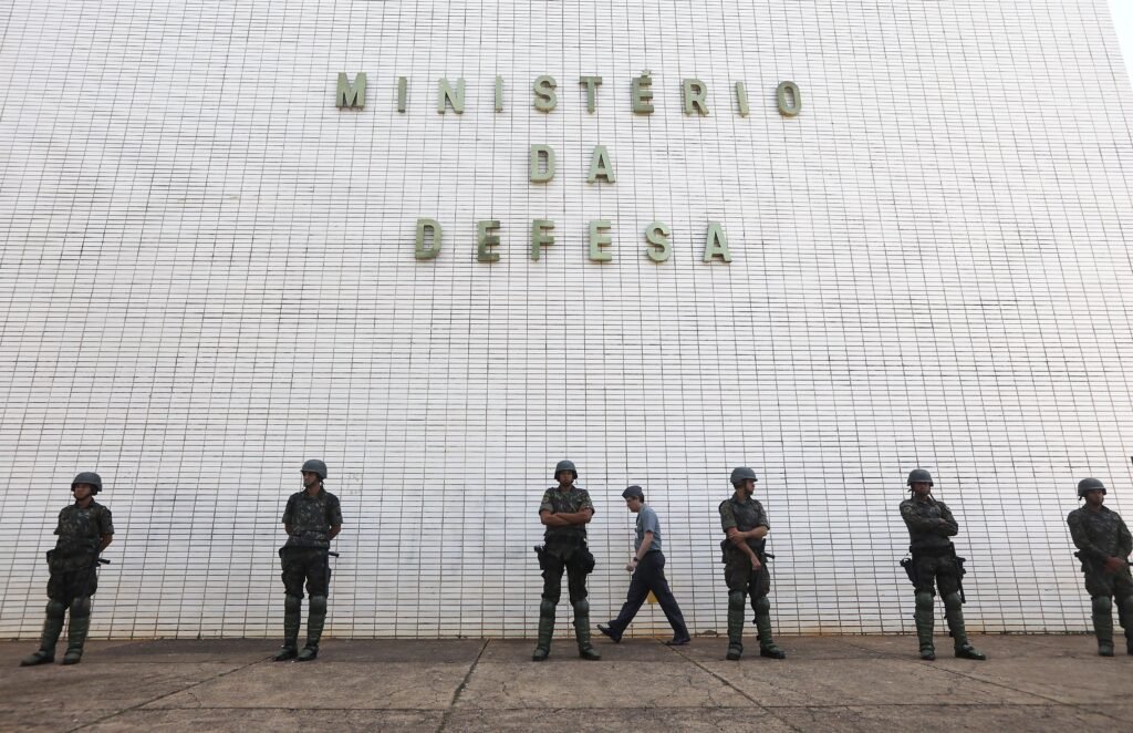 Alvo de revisão, orçamento da Defesa é 5º maior da Esplanada e tem debate sobre previdência