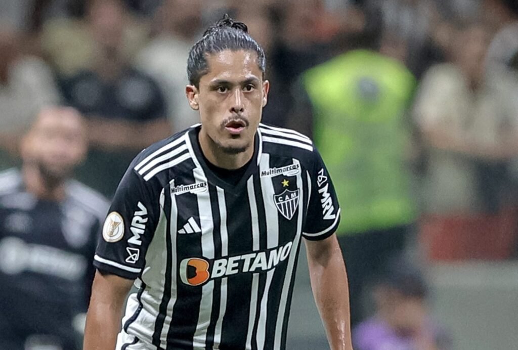 Por que o Vasco negocia com zagueiro que pouco atua no Atlético-MG