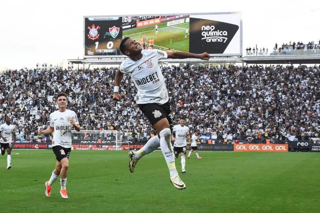 Corinthians prevê guerra inglesa por Wesley, mas não tem pressa para negociar o jogador