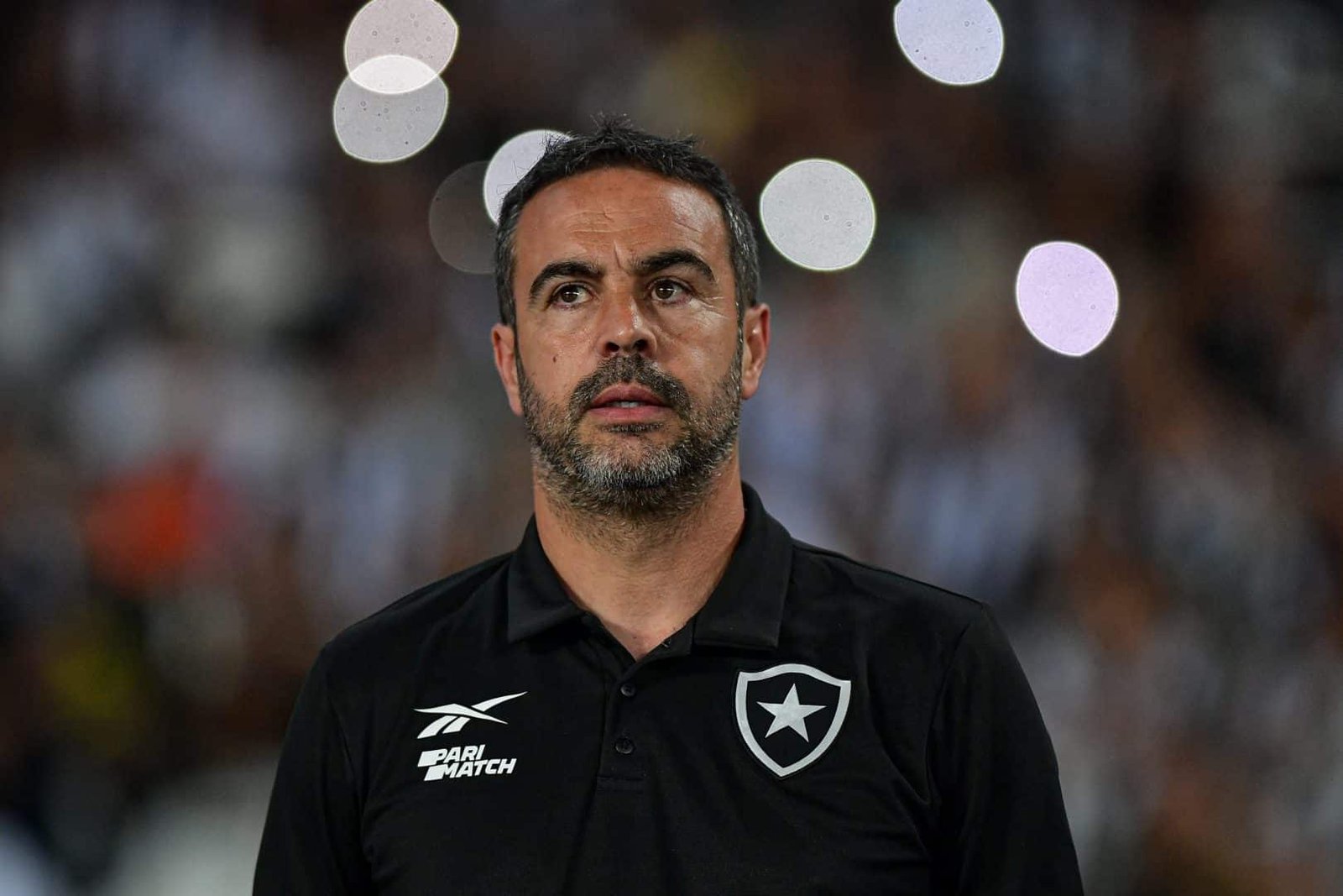 O que explica a insistência do Botafogo na contratação de um jovem lateral grego
