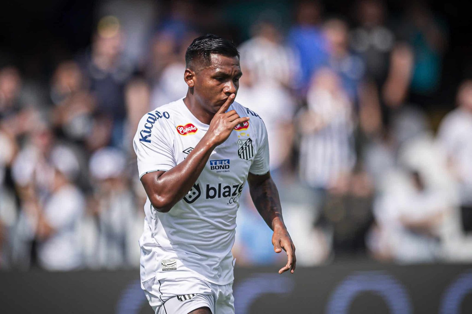 Atletico Nacional espera convencer o Santos por negócio envolvendo Morelos