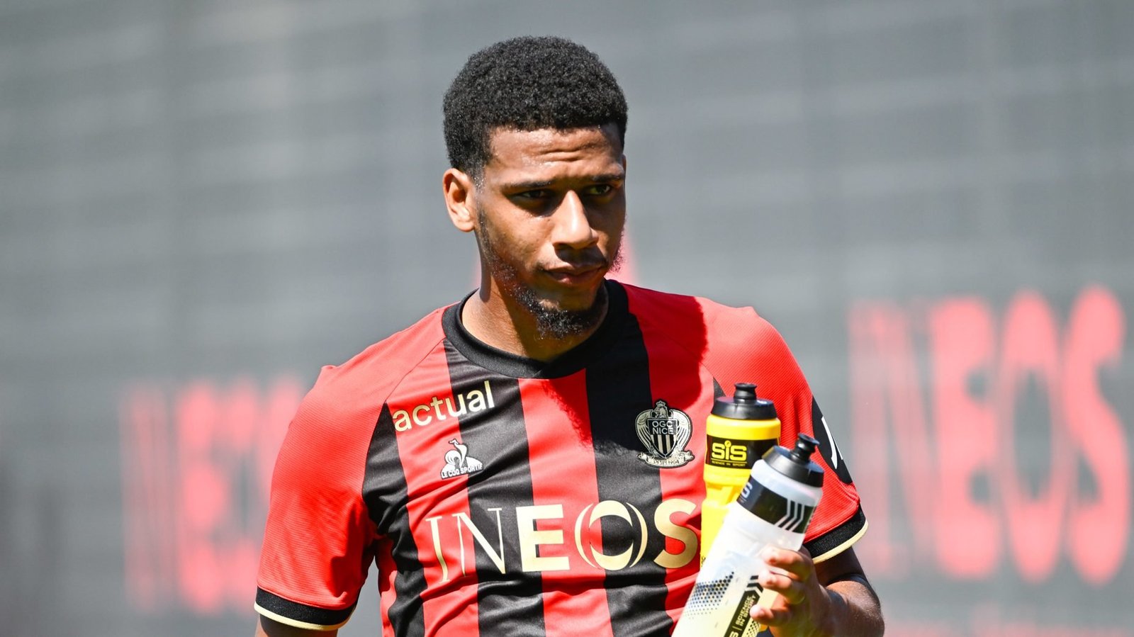 Entenda como o West Ham deu um chapéu na Juventus por zagueiro de R$ 240 milhões