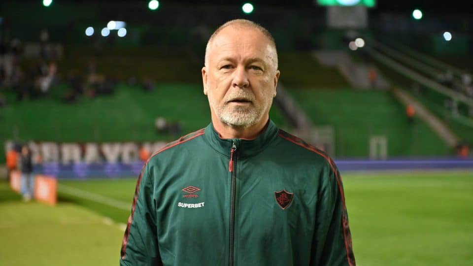 O primeiro mês de Mano Menezes, se mantido, salva o Fluminense do rebaixamento