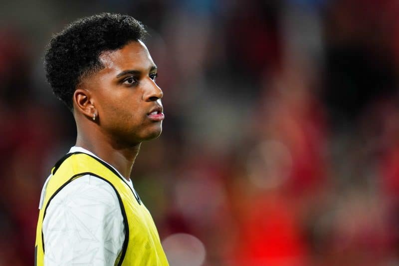 Em defesa de Rodrygo e Vini Jr, Ancelotti aponta problema da Seleção Brasileira