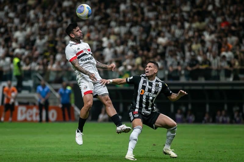 Como Liziero conquistou Zubeldía e furou a fila da posição no São Paulo