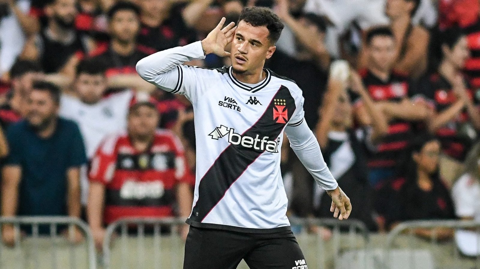 Coutinho dá gosto de vitória a empate e, acima de tudo, esperança para o Vasco