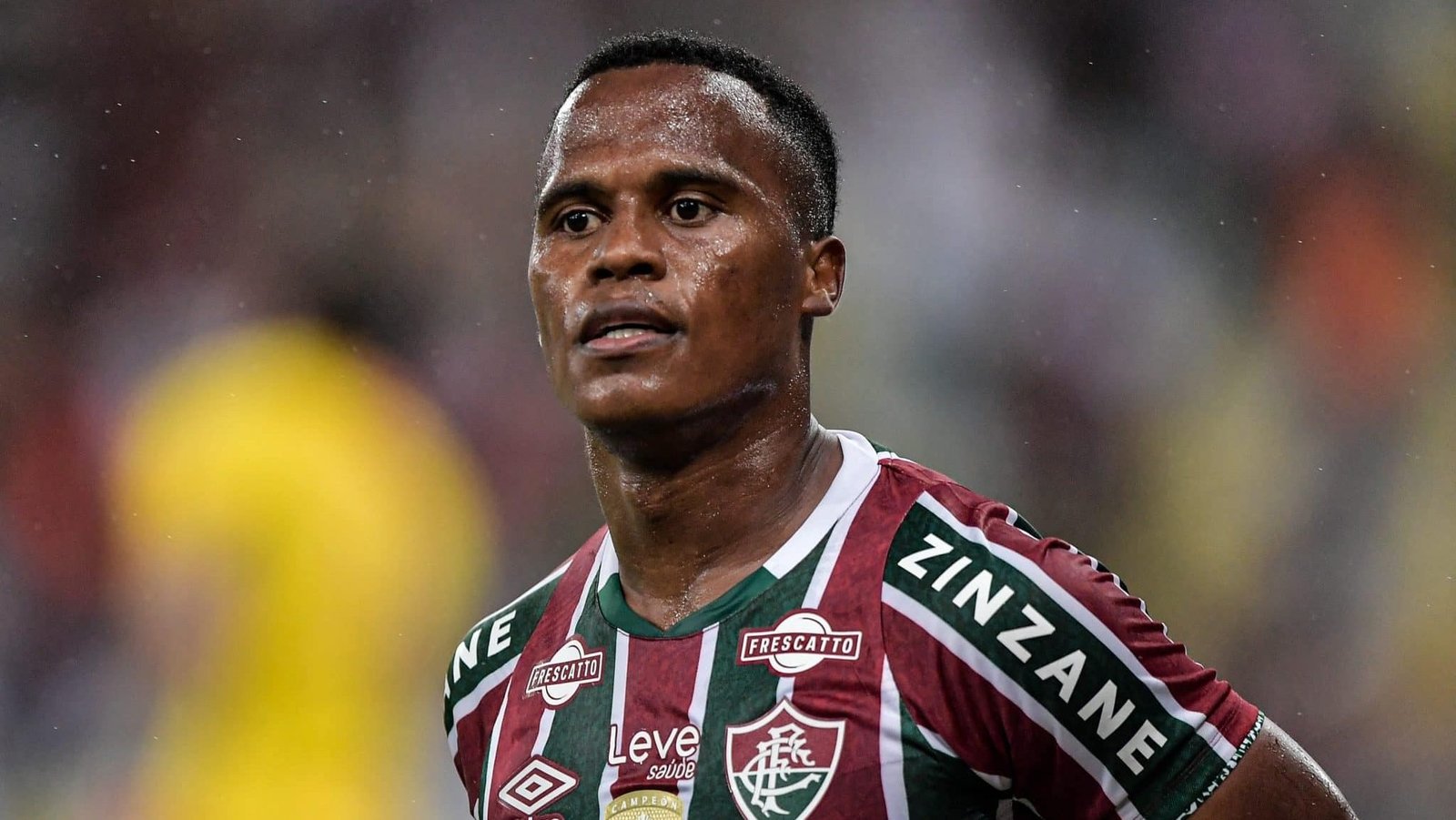 Arias resolve e Fluminense supera Cruzeiro e vaias para sair (por ora) do Z4 Arias resolve e Fluminense supera Cruzeiro e vaias para sair (por ora) do Z4