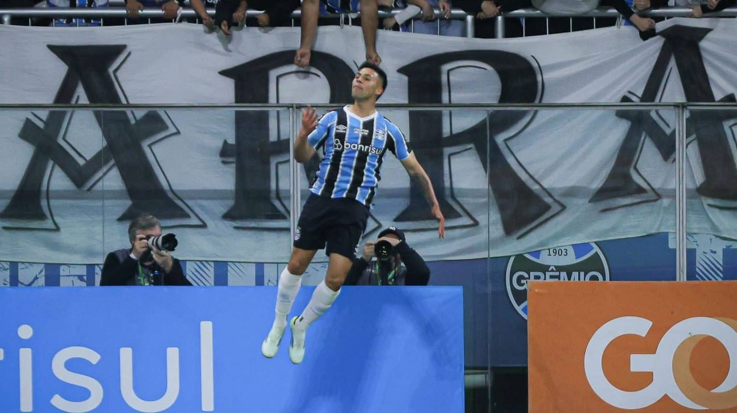 Aravena se consolida como protagonista improvável da recuperação do Grêmio