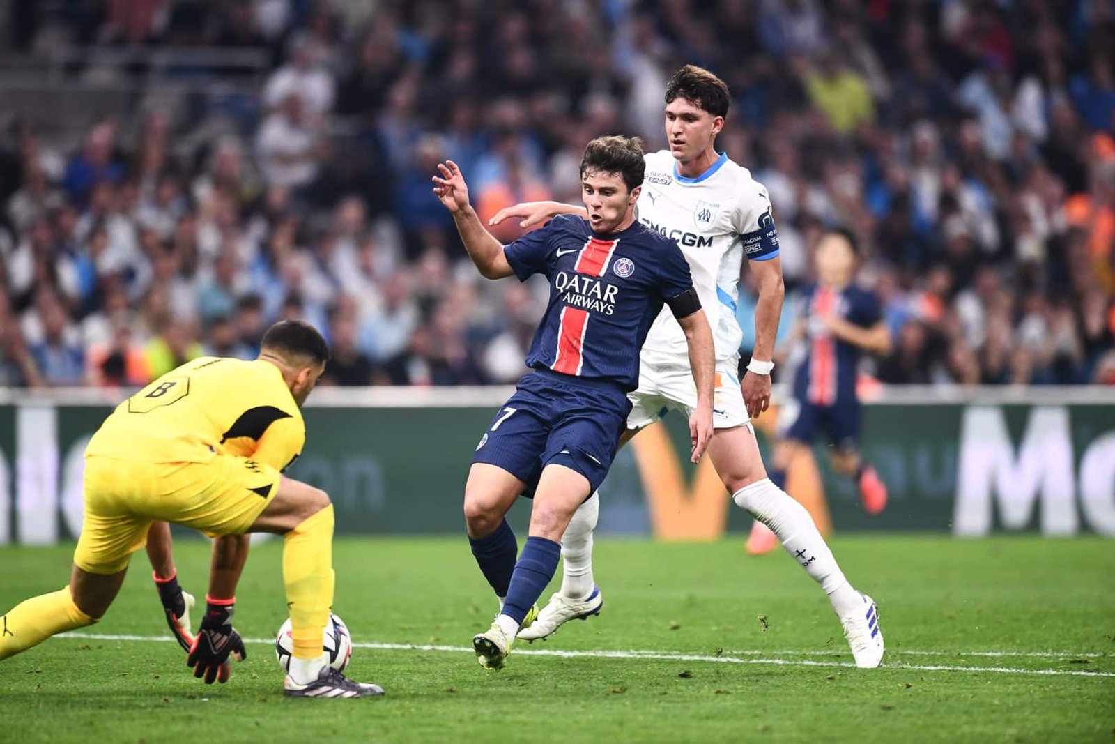 PSG é punido por gritos homofóbicos de sua torcida na França