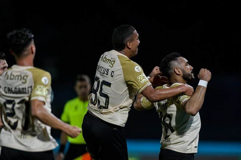 Em noite de Payet e ‘renegados’, Vasco vence Bahia e solidifica sonho no Brasileirão