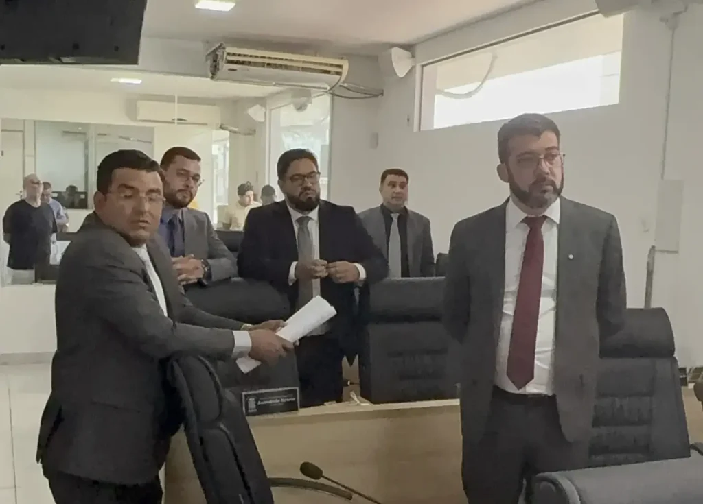 Sessão da Câmara é suspensa por falta de quórum e revolta vereadores | ac24horas