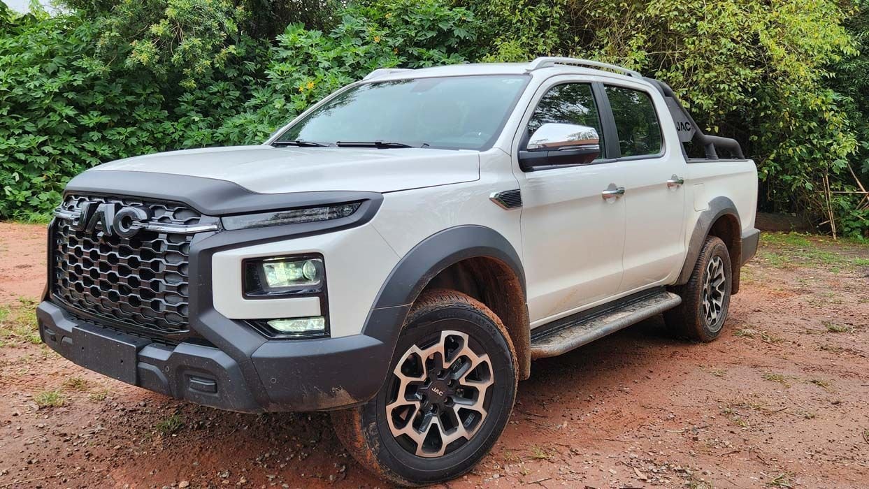JAC Hunter HD chega ao mercado com motor turbodiesel e dimensões grandes